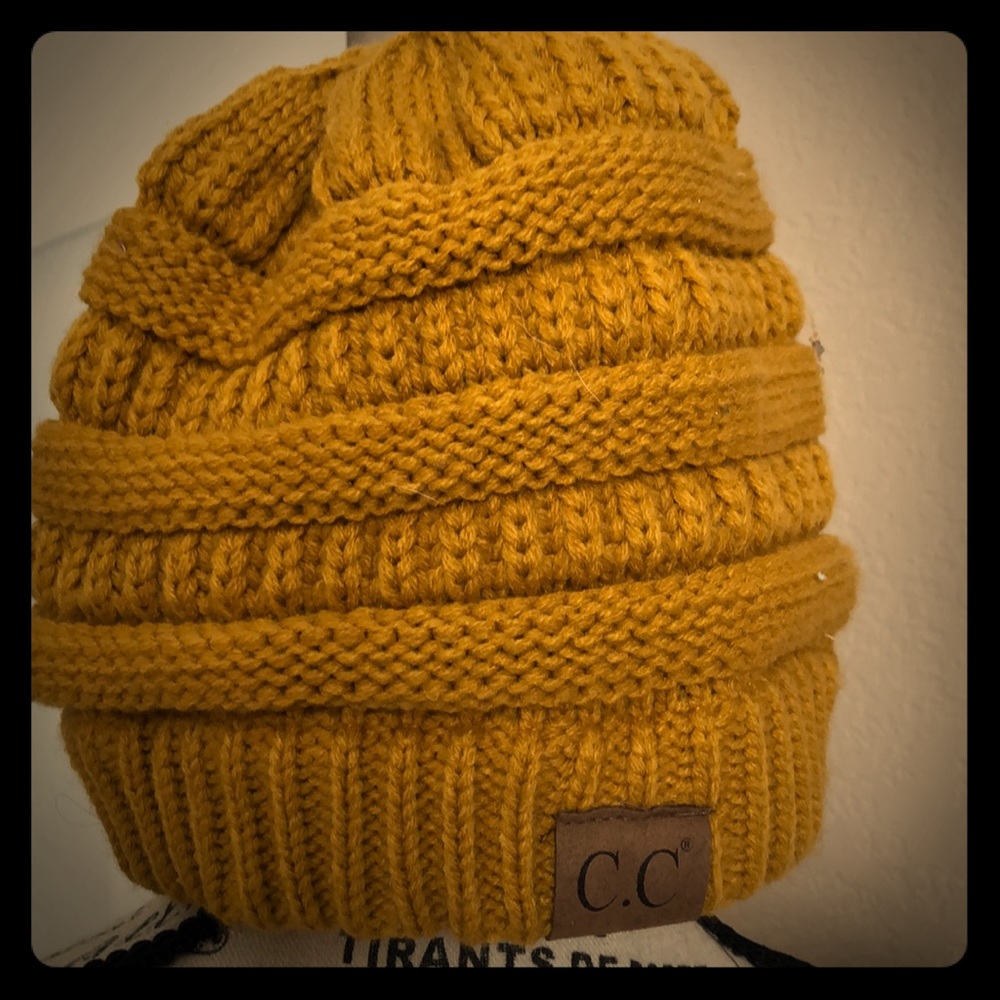 NWOT slouchy Crochet beanie